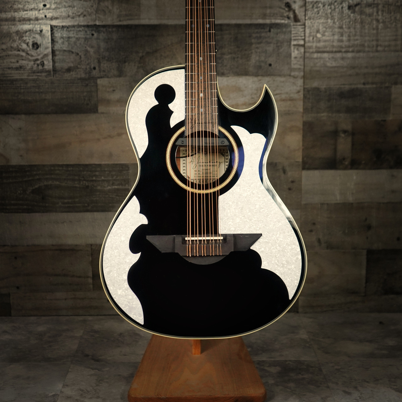 H. Jimenez Bajo Quinto Cutaway Electric (LBQ4EBT) | Musician Madness