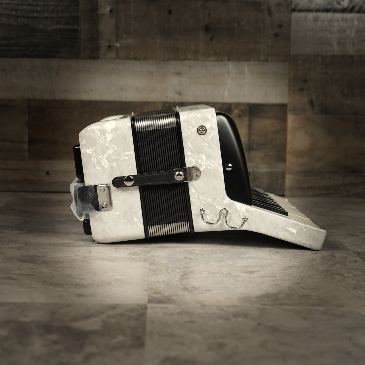 Hohner Bravo II 48 Accordion - White finish with Black Bellows, 26 treble keys, 48 bass buttons, and classic Hohner craftsmanship for students and professionals