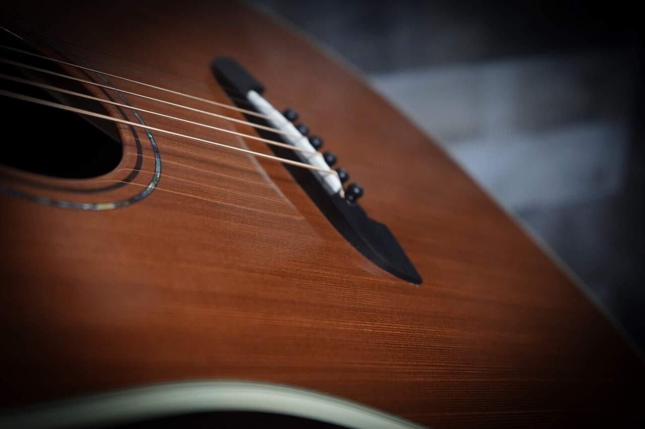 The Yairi Masterworks DYM74 Dreadnought features a solid spruce top and solid rosewood back and sides, handcrafted in Japan with Yairiâ€™s FST6 forward-shifted bracing for maximum resonance and projection. This full-size dreadnought delivers bold low-end response, articulate highs, and classic acoustic powerâ€”ideal for singer-songwriters, flatpickers, and professional performers seeking premium craftsmanship and tone.