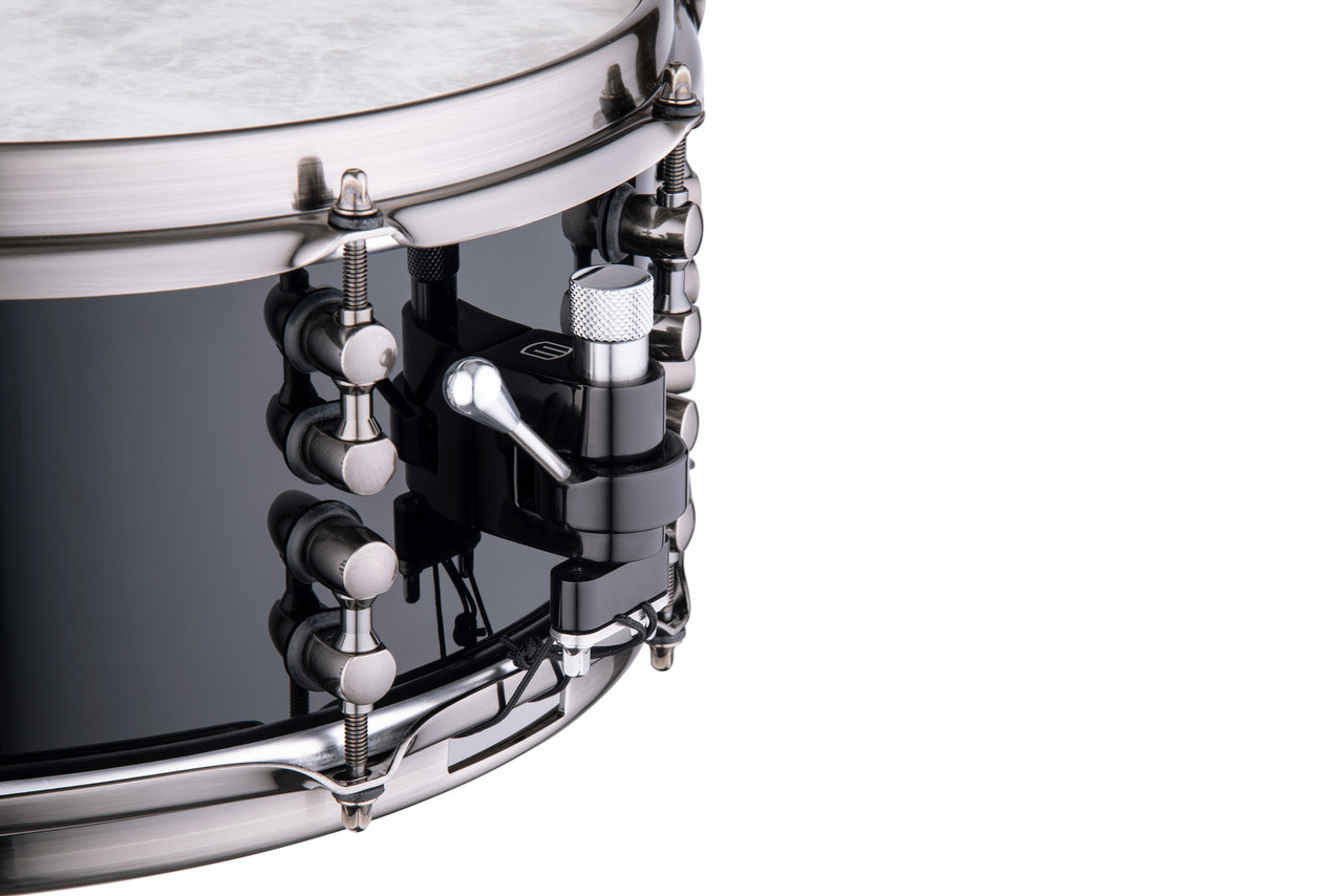 Mapex Black Panther Design Lab Maximus 14" x 6" Snare Drum â€“ Piano Black (BPDLMH4600LPB) featuring a mahogany shell, vintage tone, and glossy black finish for classic sound and style.