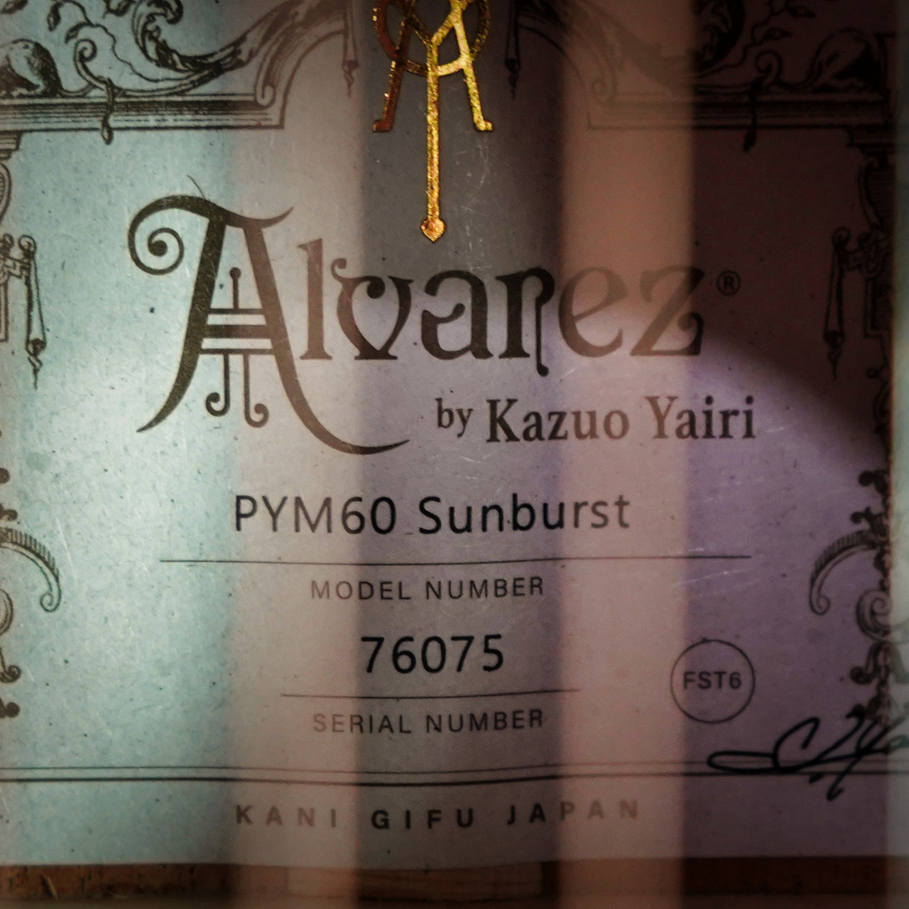 The Yairi Masterworks PYM60 Sunburst is an all-solid parlor acoustic guitar handcrafted in Japan, featuring a solid spruce top, solid mahogany back and sides, and YairiÃ¢â‚¬â„¢s advanced FST6 bracing. The compact parlor body produces a warm, focused voice with exceptional clarity, while the vintage-inspired sunburst finish adds classic appeal. Ideal for fingerstyle, blues, folk, and intimate studio work.