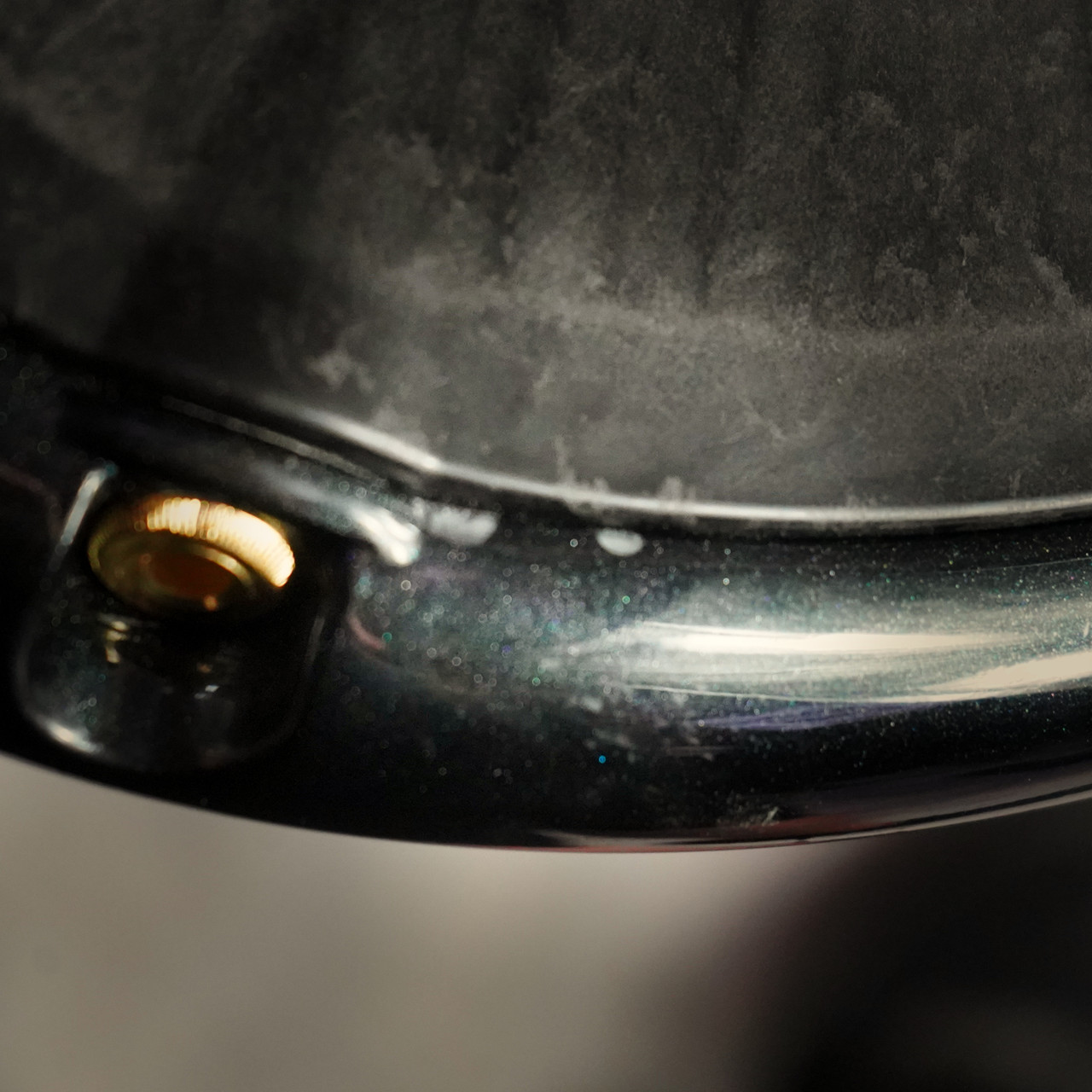 Flaxwood Rautia Electric Guitar in Glossy Black finish with gold hardware – used model showing single-cut body design and handcrafted Finnish build quality