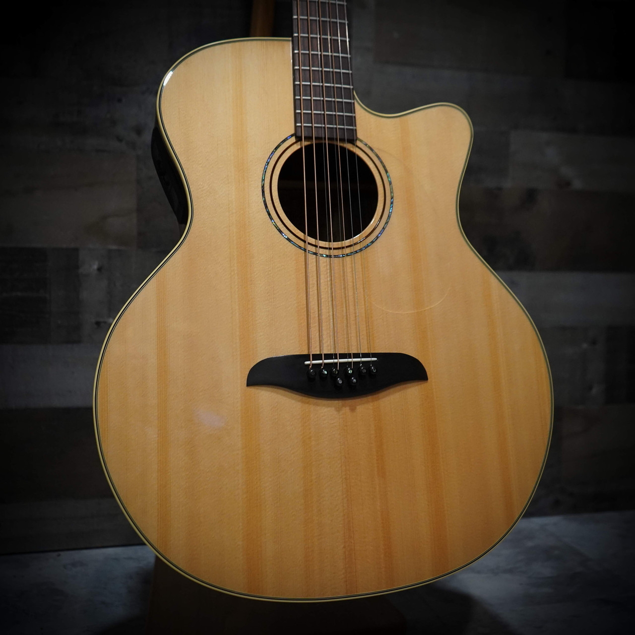 Alvarez Yairi YB70CE8 Baritone 8-String Acoustic Guitar (Handmade in Japan)