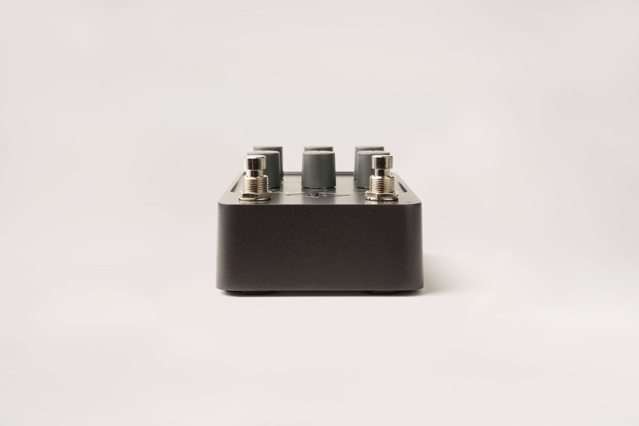 Universal Audio GALAXY '74 Tape Echo and Reverb Pedal featuring dual footswitches, classic space-echo design, and authentic tape delay with built-in reverb for guitarists.