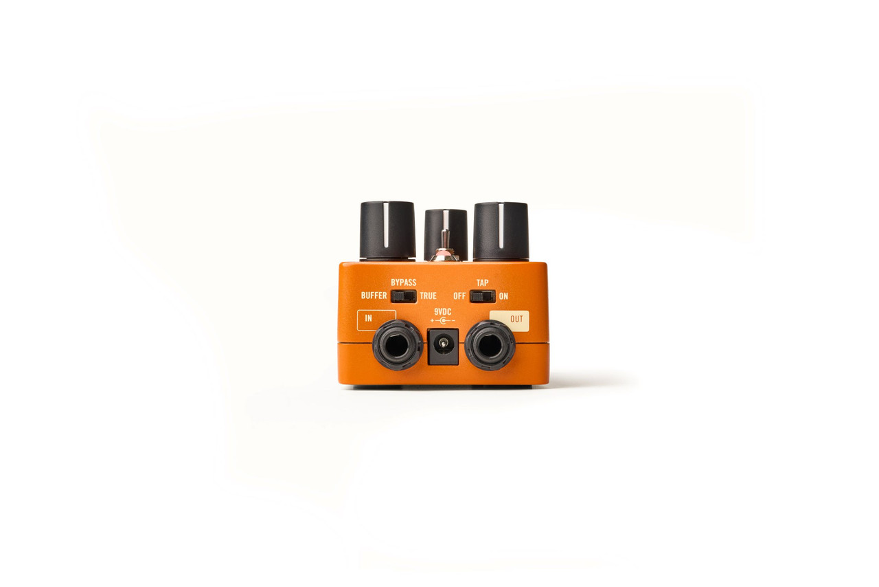 Universal Audio FLOW Vintage Tremolo Pedal featuring compact UAFX design, vintage-inspired controls, and tube-style amplitude modulation for smooth, classic tremolo tones.