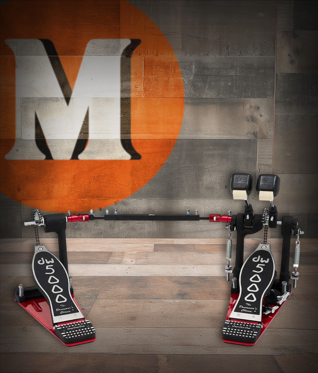 DW 5000 Series Accelerator Single Chain, Narrow Footboard Double Bass Drum Pedal (DWCP5002AH4) with red base plates and included carrying bag