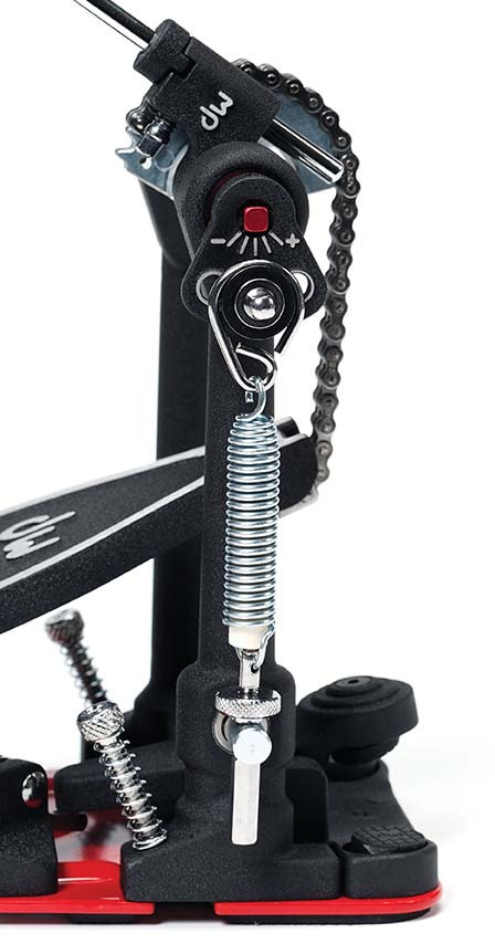 DW 5000 Series Turbo Double Bass Drum Pedal (DWCP5002TD4) with red base plates and included carrying bag