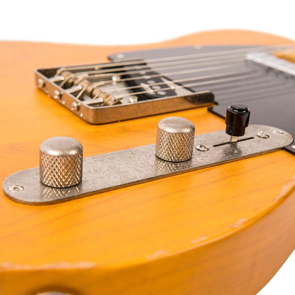 Vintage V6H ICON Electric Guitar in Distressed Tobacco Sunburst featuring an aged relic finish, Wilkinson HSS pickup configuration, contoured body design, smooth-play neck, and classic vintage tone suited for blues, rock, and retro styles.