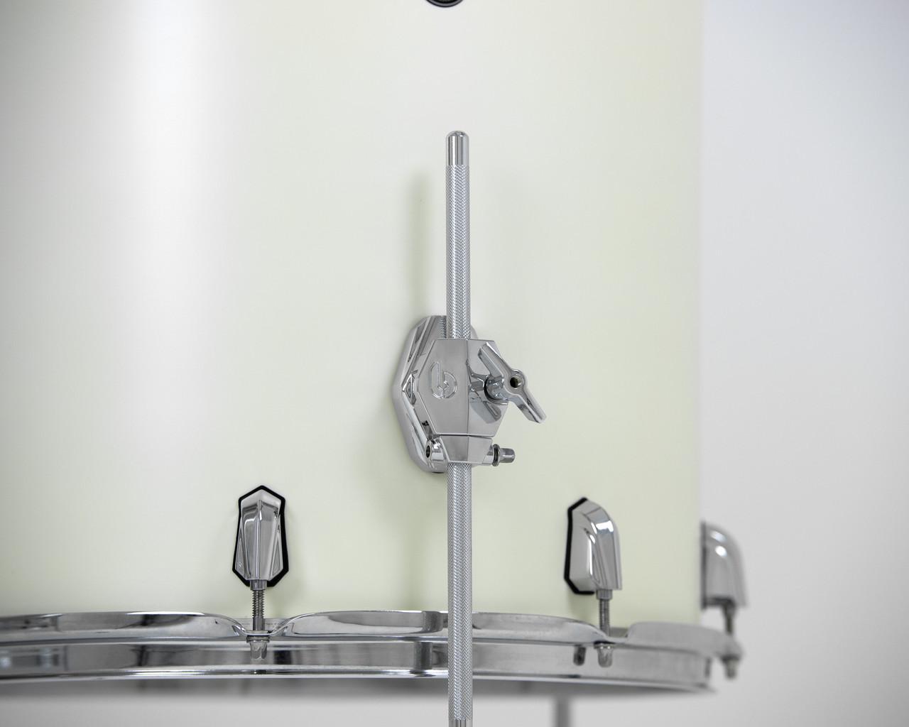 British Drum Co. Enigma Series Club Kit â€“ Satin Olde English White (ENG-22-CB-SEW) | Musician Madness