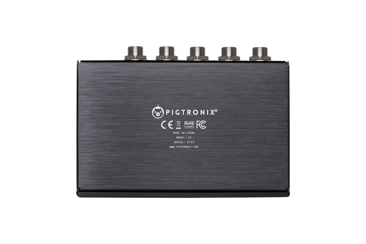 Pigtronix Echolution 3 Stereo Multi-Tap Delay (E3) featuring high-fidelity stereo repeats, multi-tap rhythmic delay patterns, modulation controls, and deep sound-shaping options for ambient and experimental guitar effects.