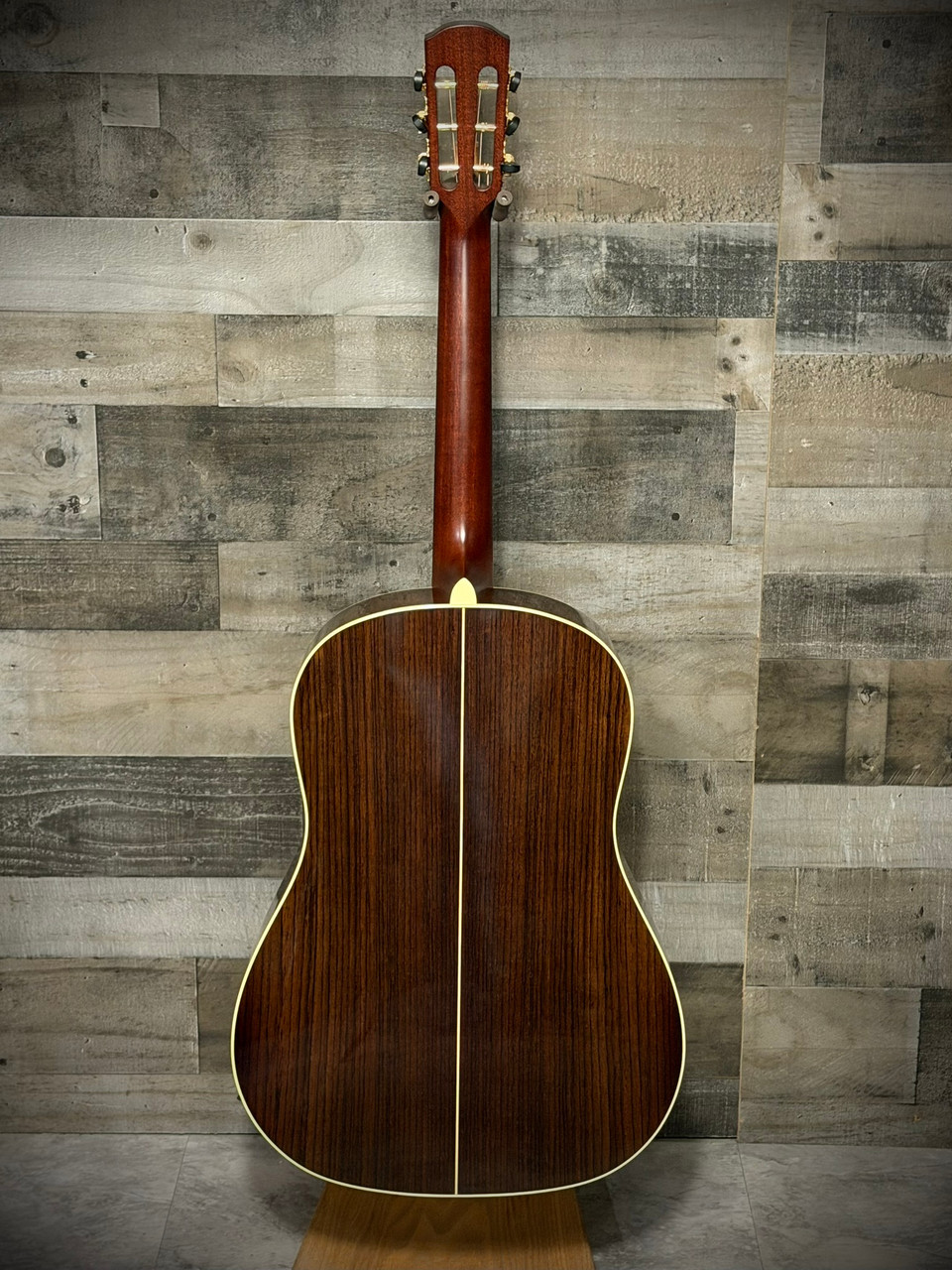Alvarez Yairi Masterworks DYMR70 Sunburst 12th-Fret Slope Shoulder Dreadnought (DYMR70_Sunburst) | Musician Madness