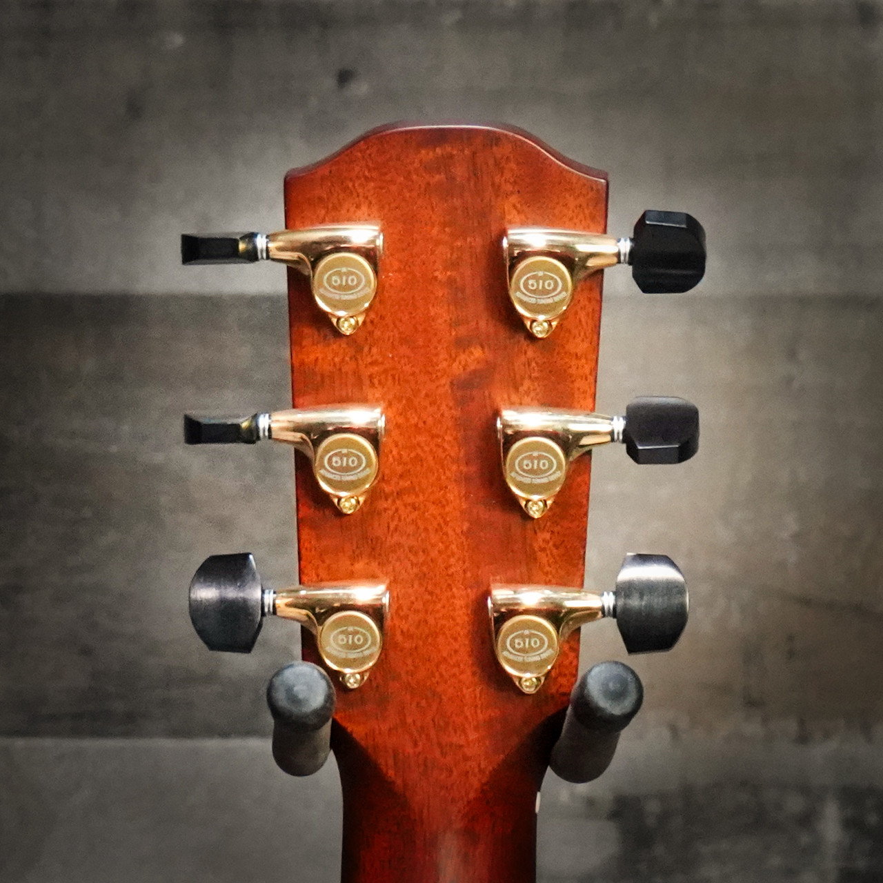 Shop the Alvarez Yairi Masterworks FYM70 OM Acoustic Guitar (FYM70) at Musician Madness. Handcrafted in Japan with all-solid tonewoods and Yairiâ€™s renowned craftsmanship, offering a balanced OM voice with rich clarity, resonance, and expressive dynamics.