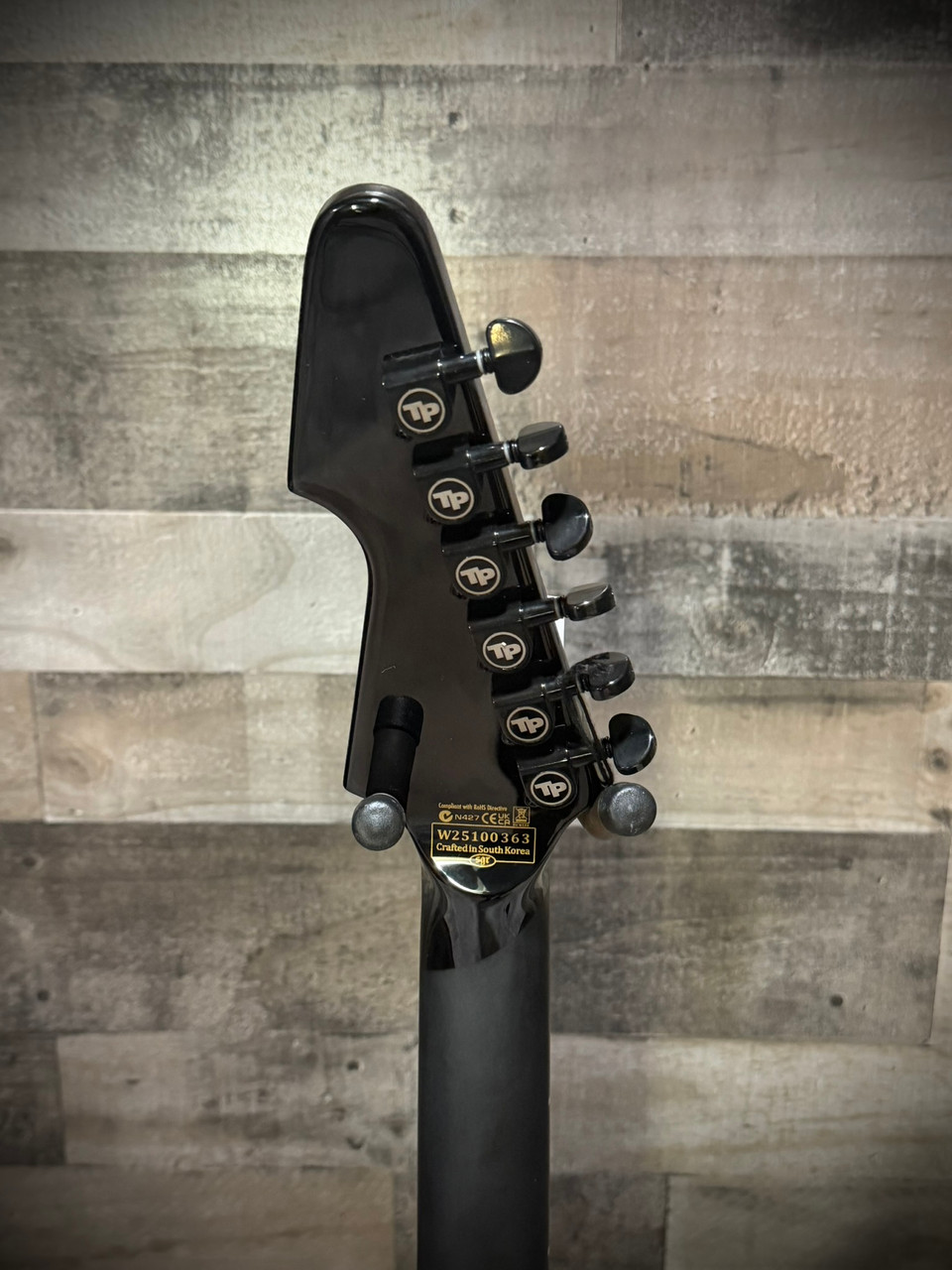 Schecter Avenger FR-S Przym Vespid - Metallic Red (MRED) (928) | Musician Madness