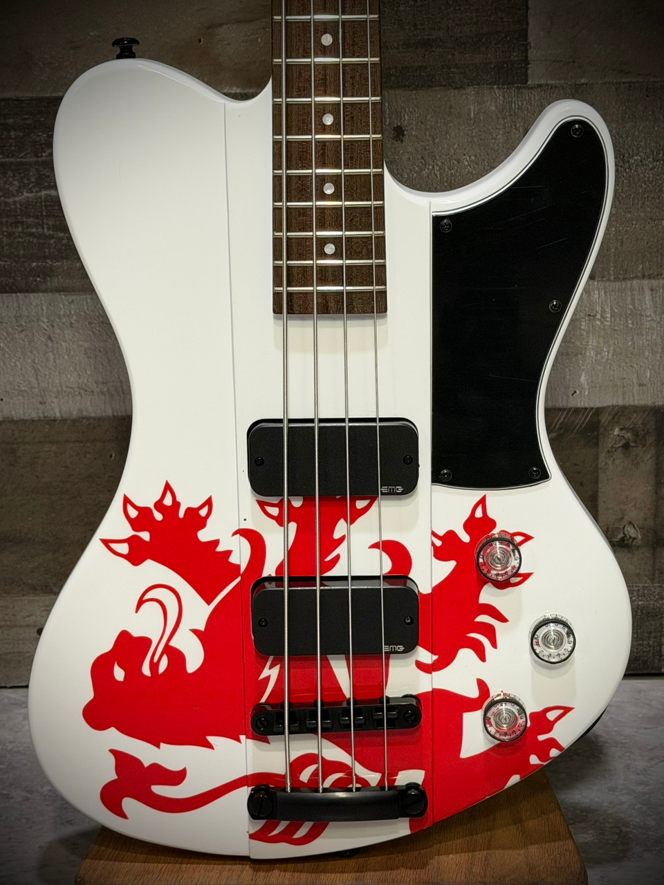 Schecter Simon Gallup Ultra Spitfire Bass Guitar - Gloss White with Red Lion Graphic (2254) | Musician Madness