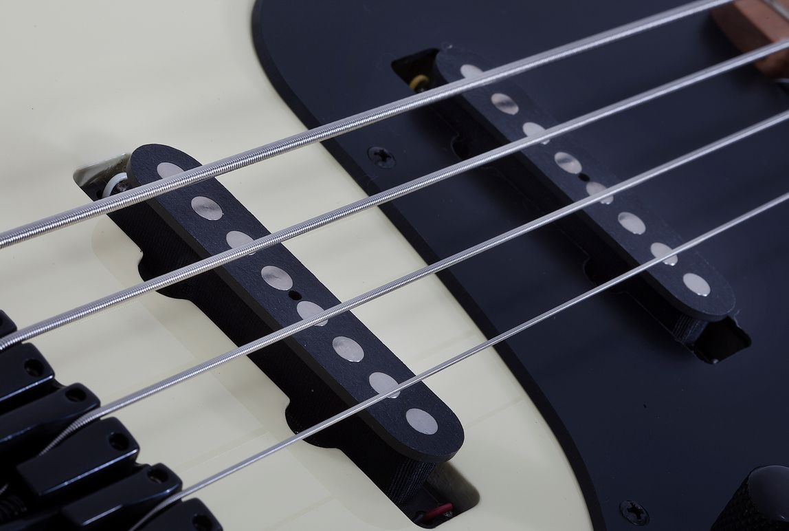 Schecter J-4 Sixx - Worn Ivory (355)