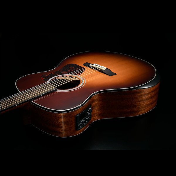 Walden G550REAB-G Natura Solid Spruce Top Armrest Grand Auditorium Acoustic-Electric - Amber Burst Gloss Top / Open Pore Natural (G550REAB-G/W)