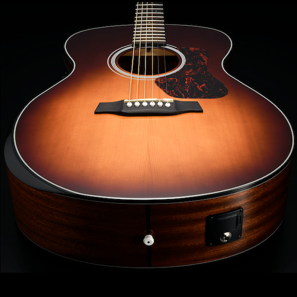 Walden G550REAB-G Natura Solid Spruce Top Armrest Grand Auditorium Acoustic-Electric - Amber Burst Gloss Top / Open Pore Natural (G550REAB-G/W)