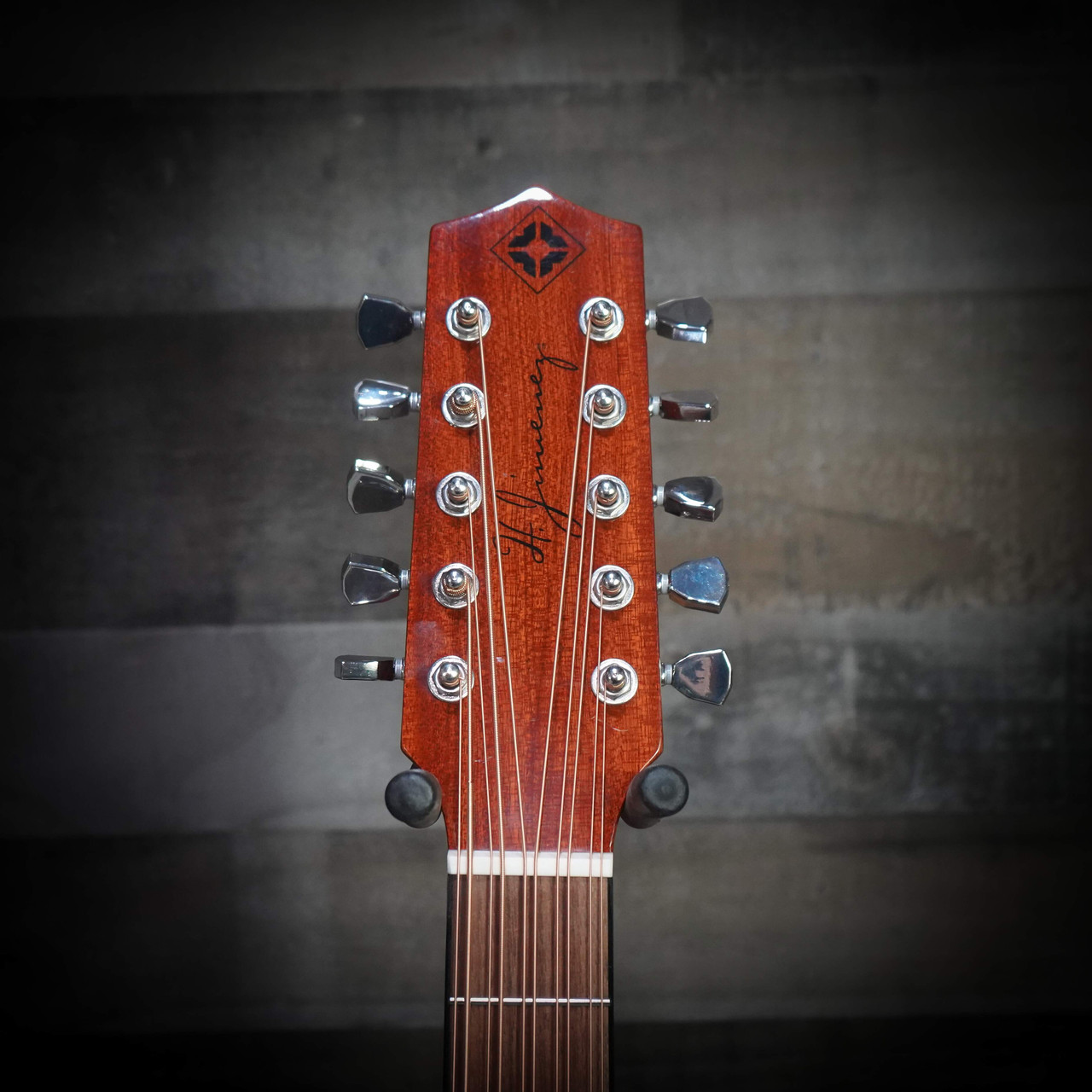 H. Jimenez Bajo Quinto Cutaway Electric w/ Gig Bag (LBQ4EBT)