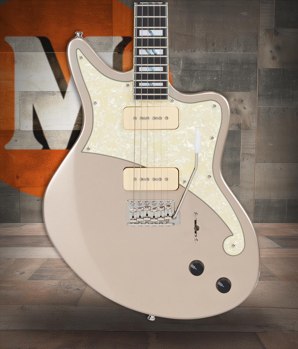D'Angelico Deluxe Bedford - Desert Gold (DADBEDDSGNTR) | Musician