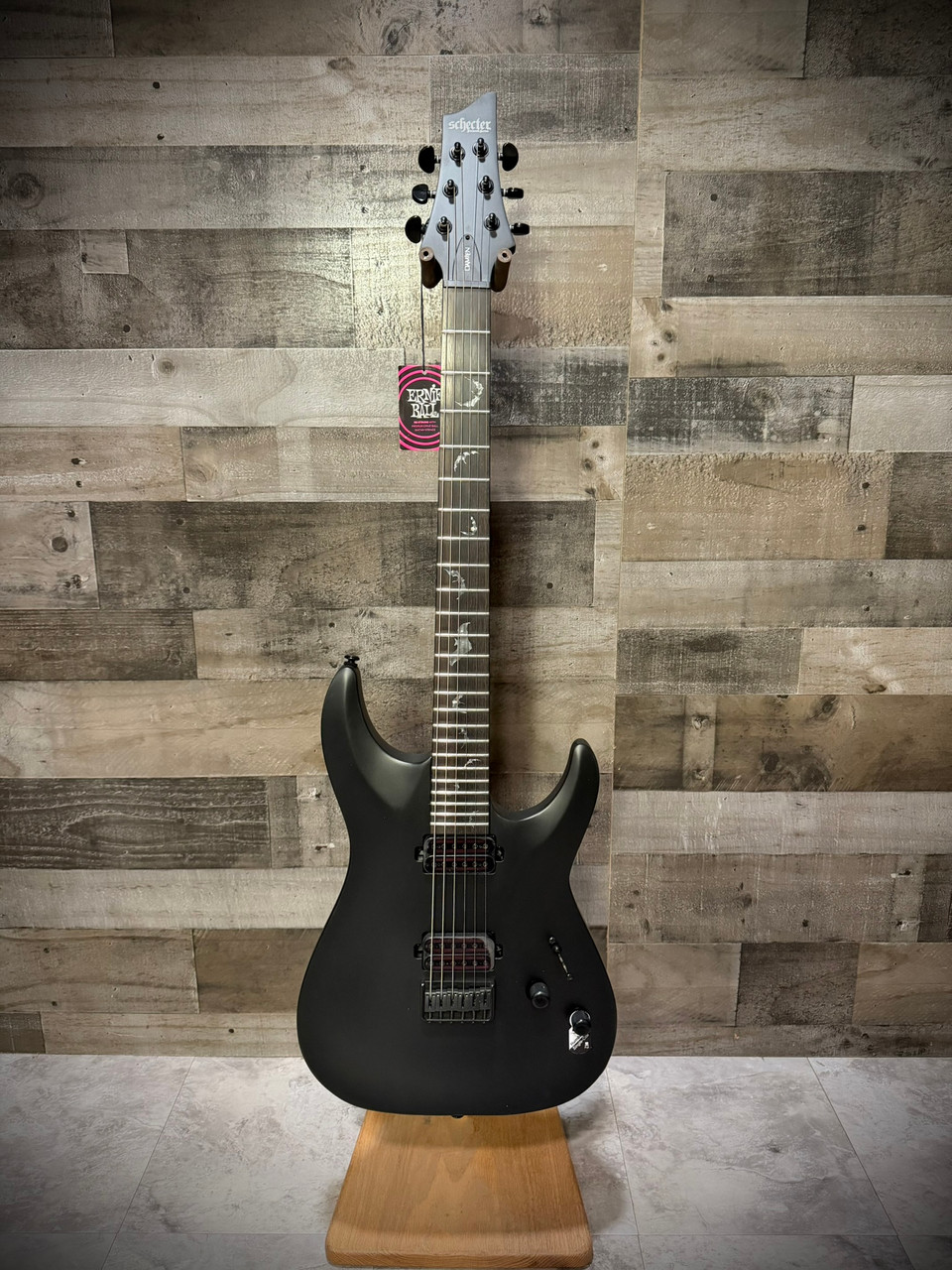 Schecter Damien-6 B-Stock - Satin Black (2470) (1) | Musician Madness