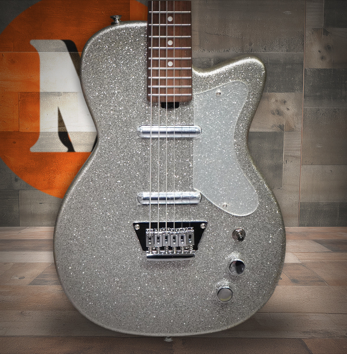 Silvertone Baritone 1373 - Heavy Silver Flake (1373HSF)