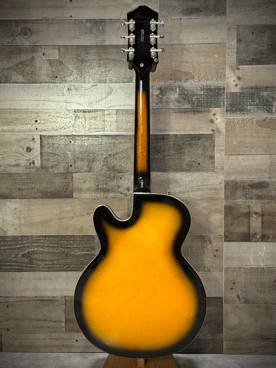 Silvertone Semi-Hollow w/Trapeze 2 mini-hum PU's - Tobacco Burst (1446TTSB) | Musician Madness
