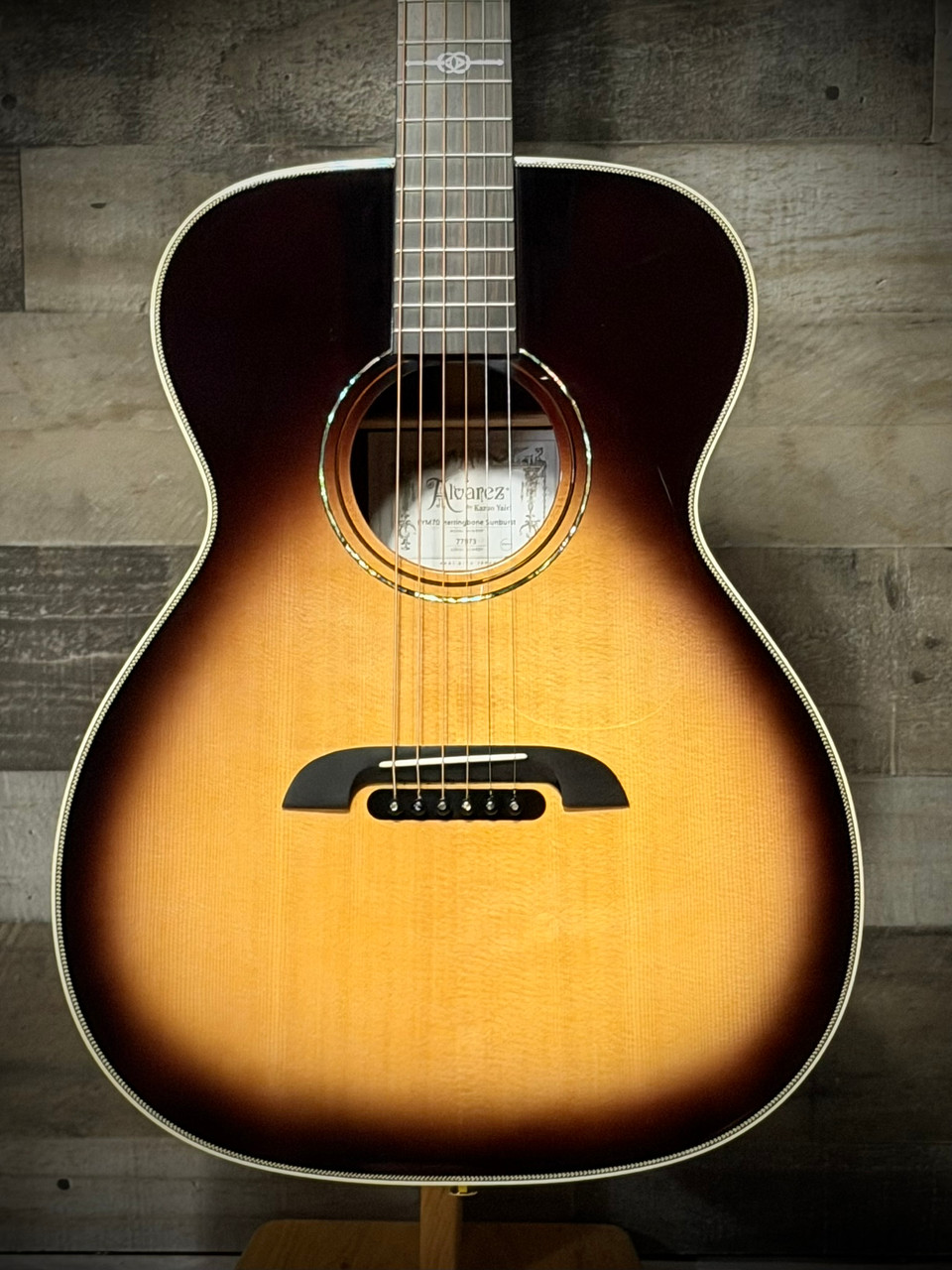 Alvarez Yairi Masterworks OM Acoustic Electric FST6 (FYM70_Herringbone_Sunburst) | Musician Madness