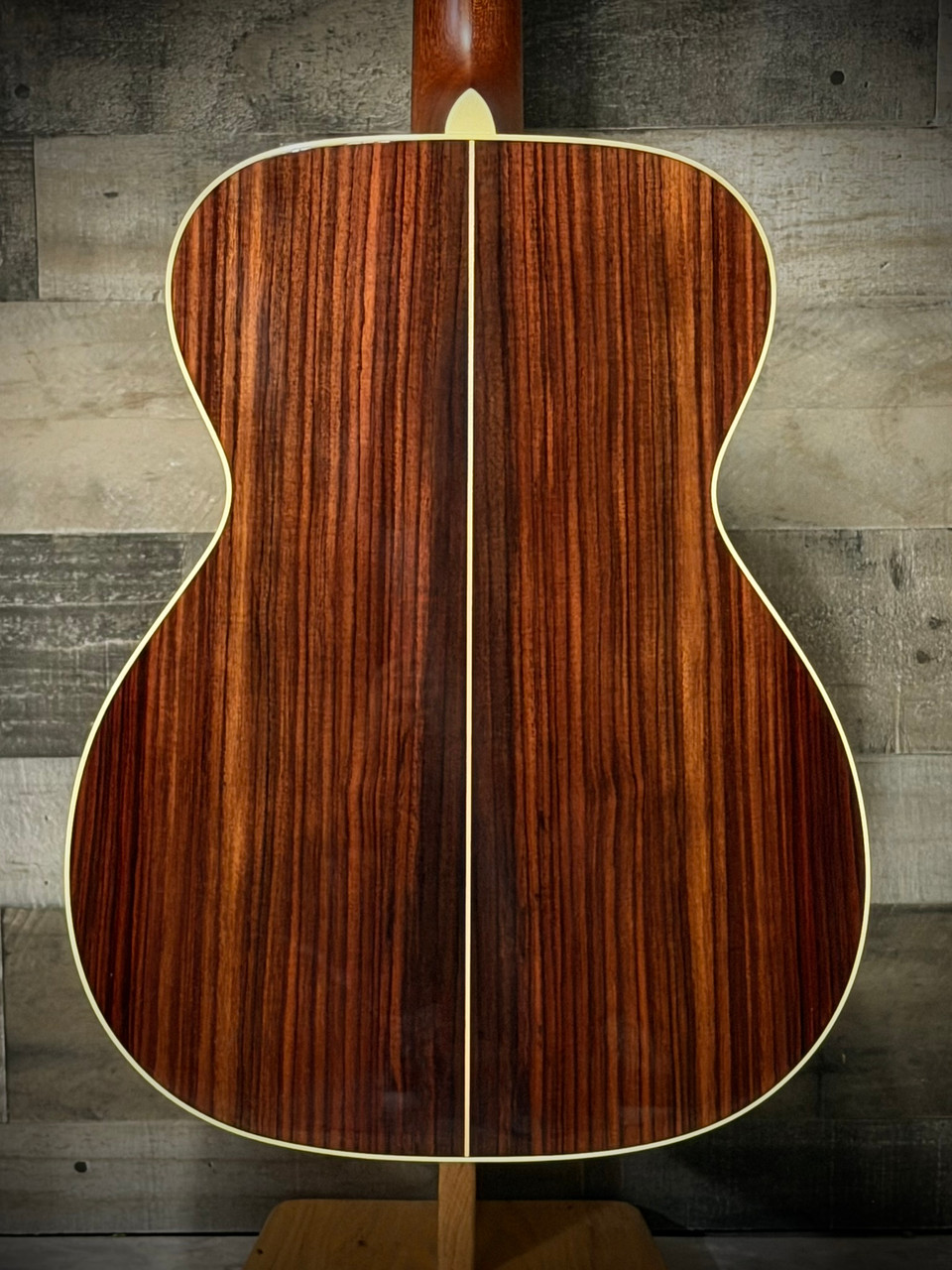 Alvarez Yairi Masterworks OM Acoustic Electric FST6 (FYM70_Herringbone_Sunburst) | Musician Madness