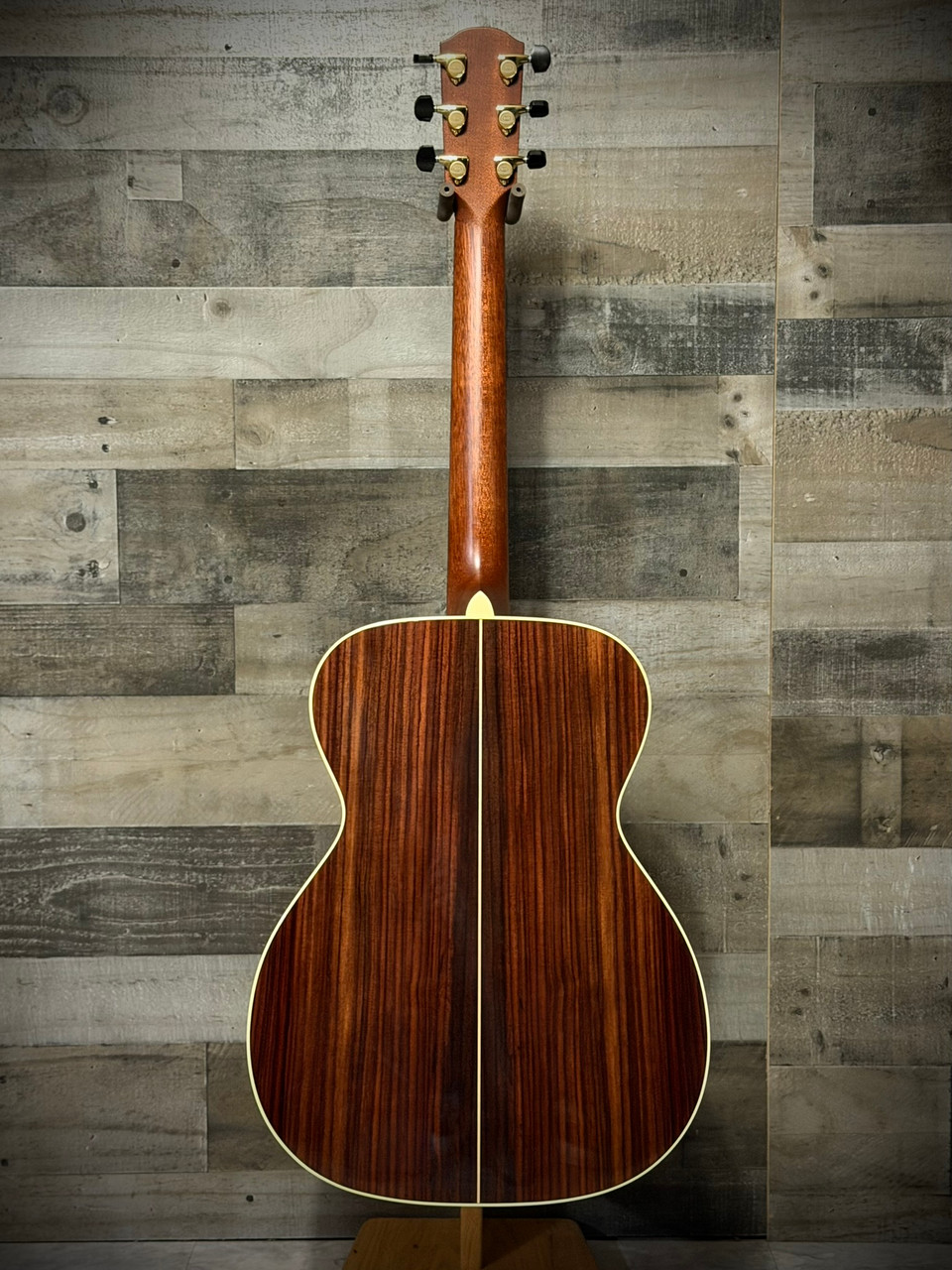 Alvarez Yairi Masterworks OM Acoustic Electric FST6 (FYM70_Herringbone_Sunburst) | Musician Madness