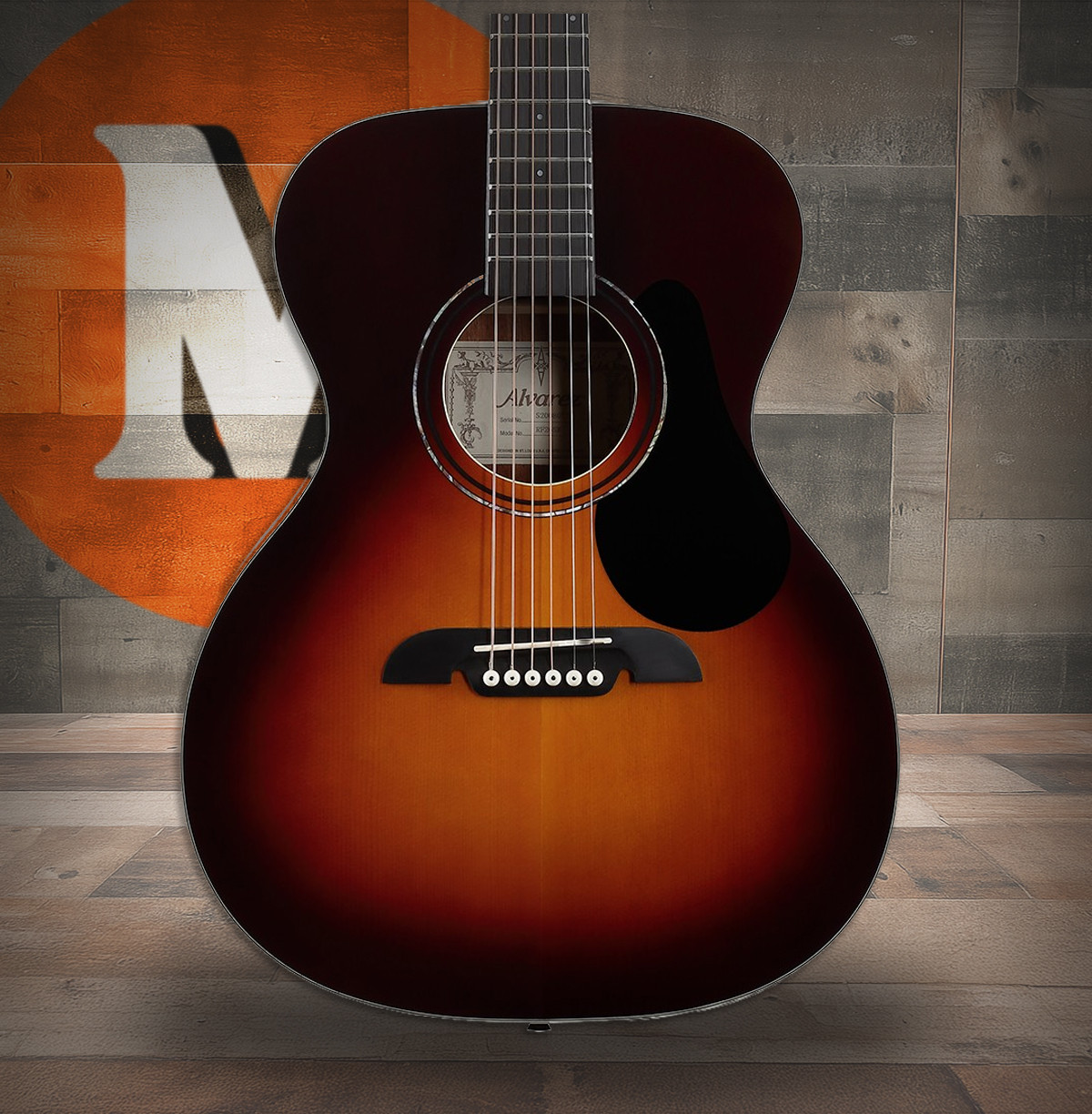 Alvarez Regent Folk/OM w/Deluxe Gig Bag (RF26SB)