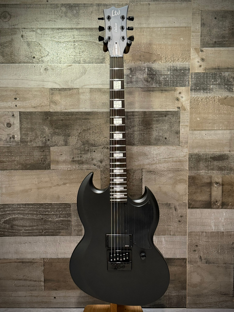 LTD Viper-1001 Evertune Charcoal Metallic Satin (LVIPER1001ETCHMS