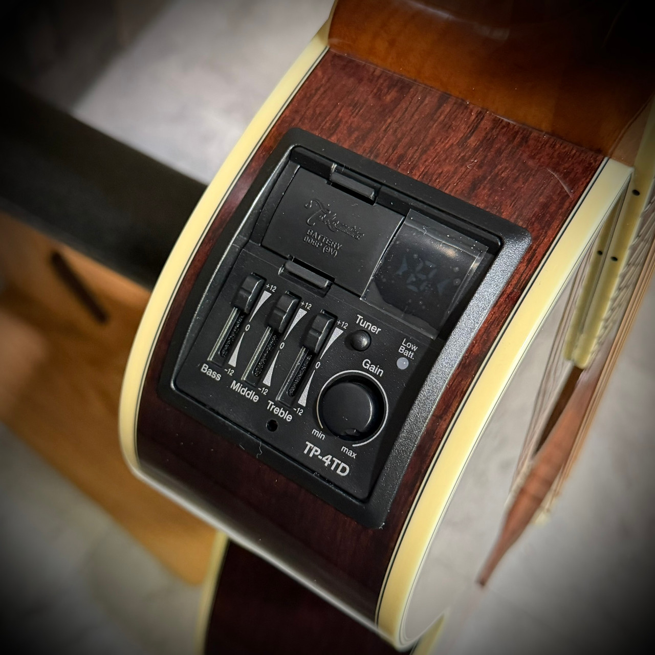 Takamine GN51CE Acoustic Electric Guitar - Gloss Brown Sunburst