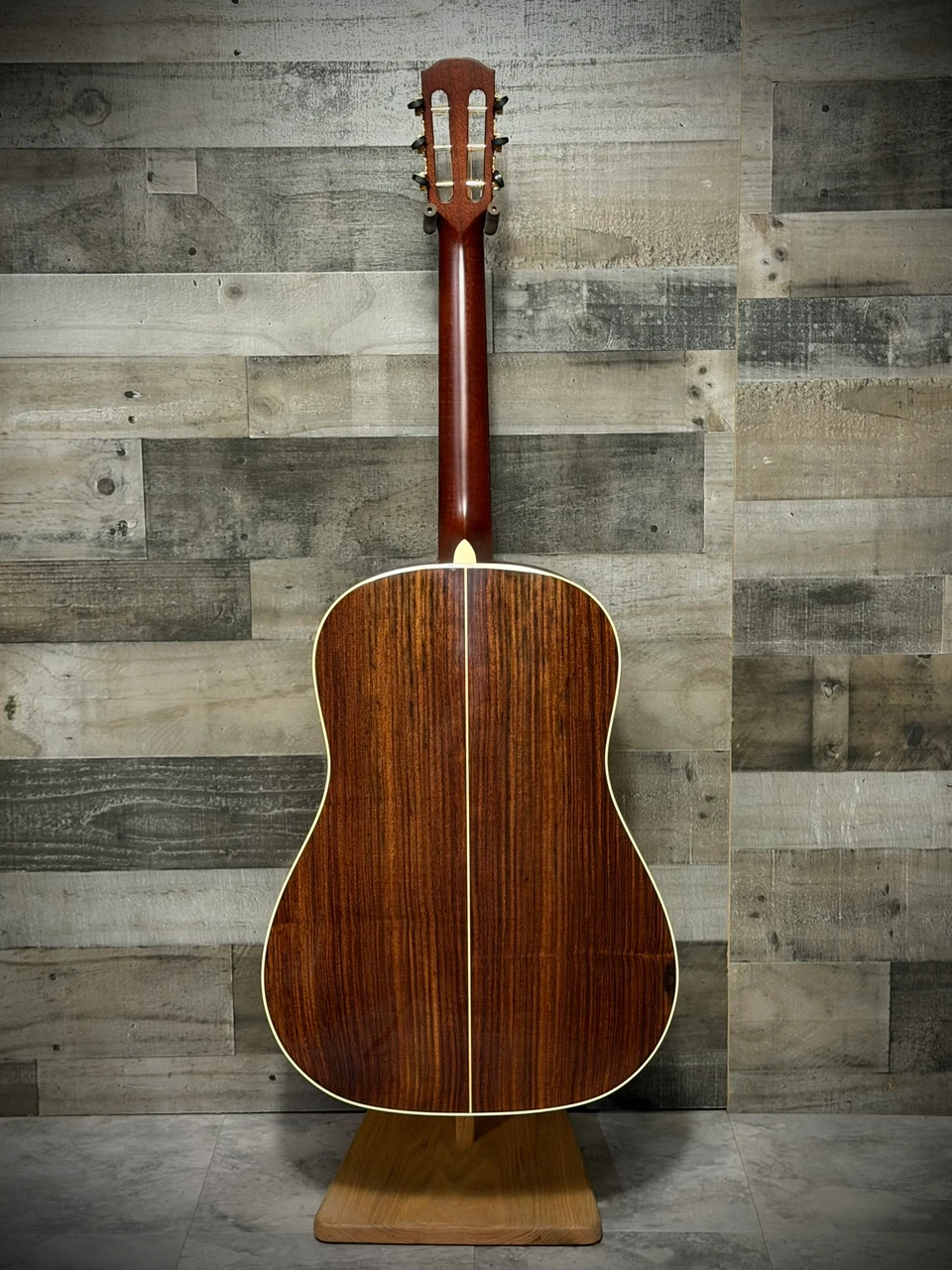 Alvarez Yairi Masterworks DYMR70 Sunburst 12th-Fret Slope Shoulder Dreadnought