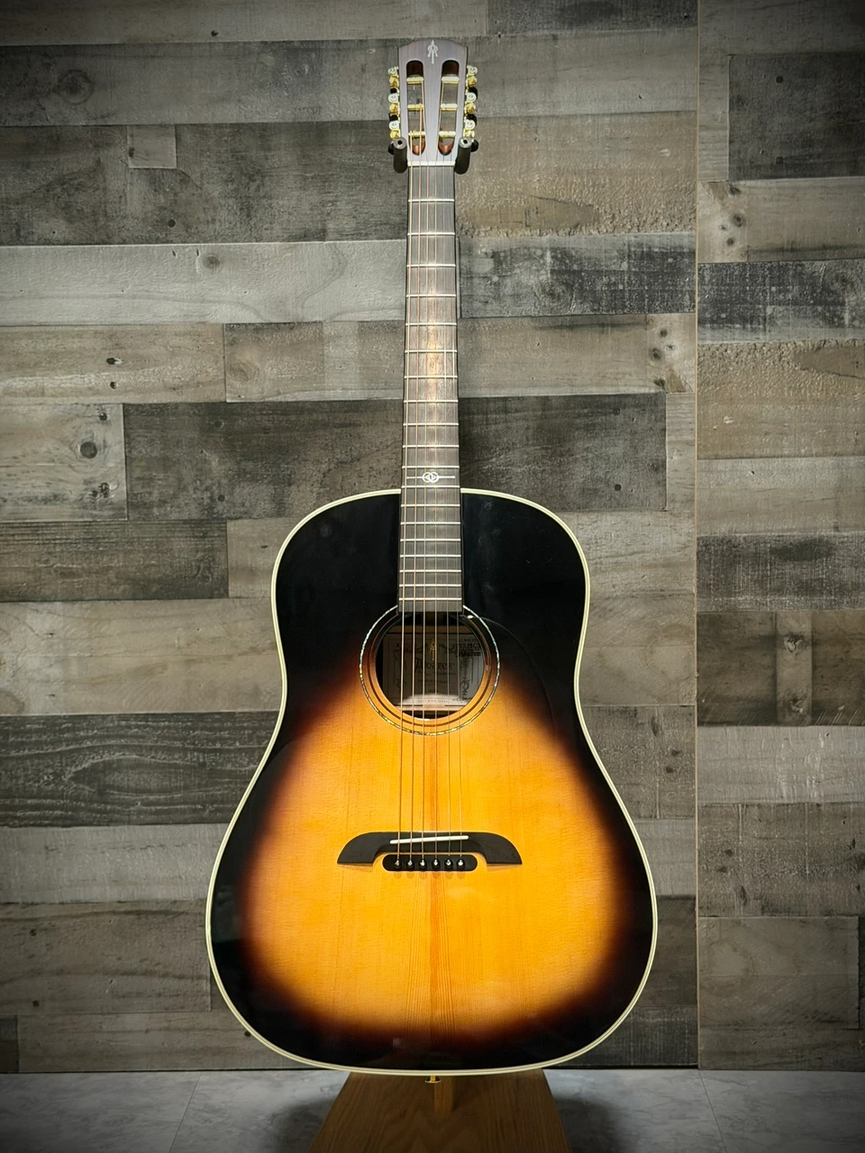 Alvarez Yairi Masterworks DYMR70 Sunburst 12th-Fret Slope Shoulder Dreadnought (DYMR70_Sunburst) | Musician Madness