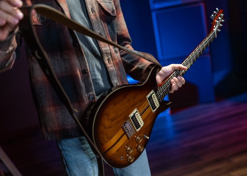 Washburn H10TS Wing Series Hawk Electric Guitar - Tobacco Sunburst (H10TS-U) | Musician Madness