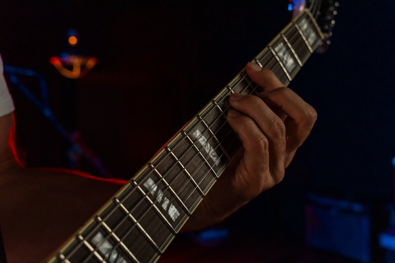 Washburn SH35TR Wing Series Semi Hollow Electric Guitar w/Gigbag - Trans Red (SH35TR-U) | Musician Madness