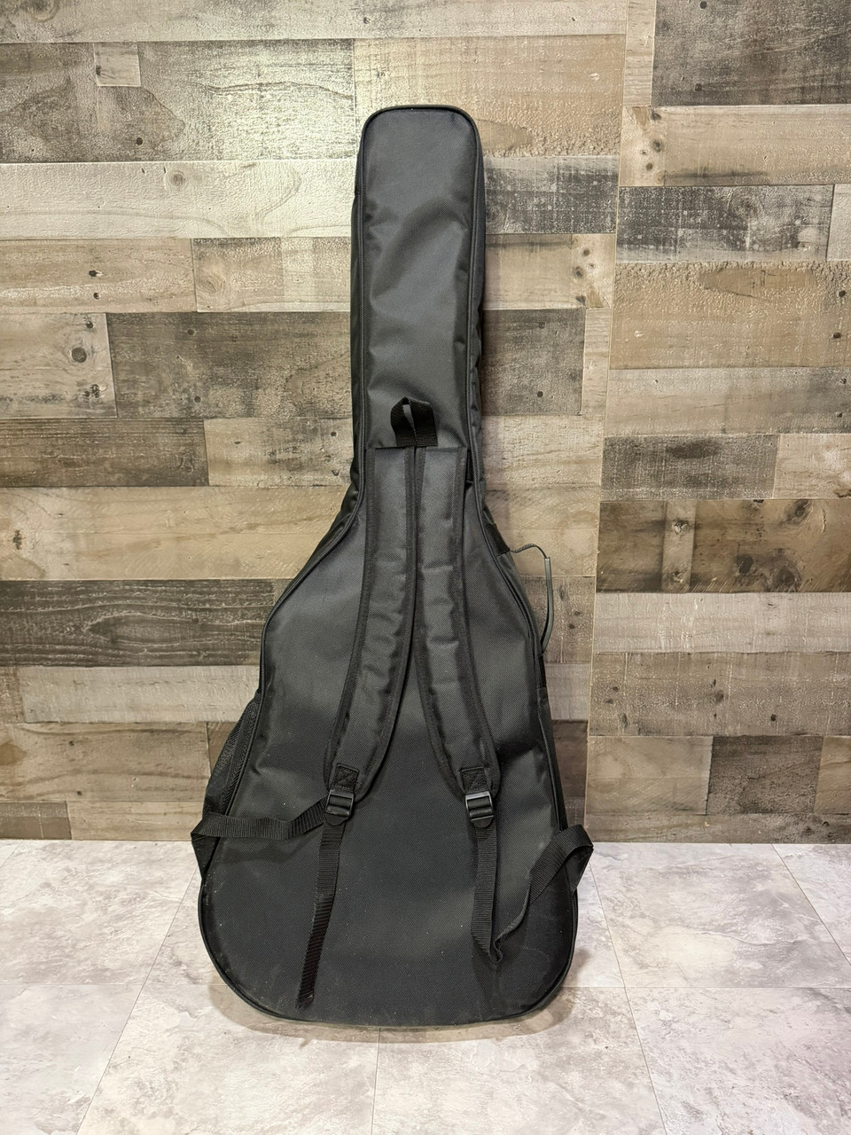 Alvarez 15mm Duo-Foam Deluxe Gig Bag - Dreadnought (AGB-15A) | Musician Madness