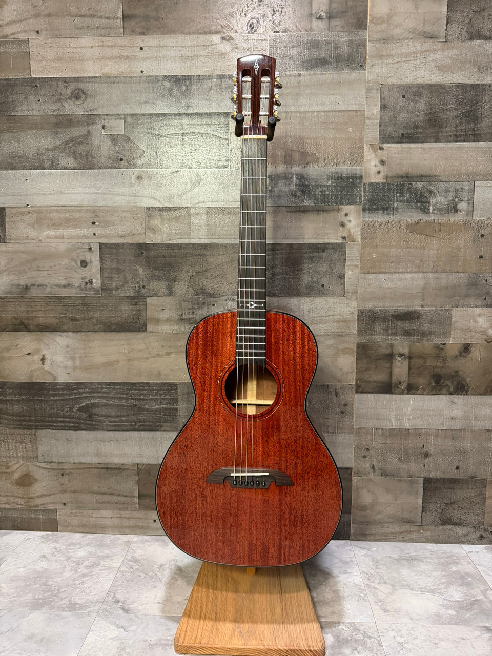 Alvarez Masterworks MP66 Parlor Acoustic Guitar - Used (MP66)