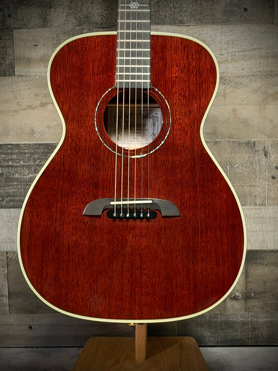 Alvarez FYM66HD Yairi Masterworks Honduran OM Acoustic Guitar (FYM66HD_3) | Musician Madness