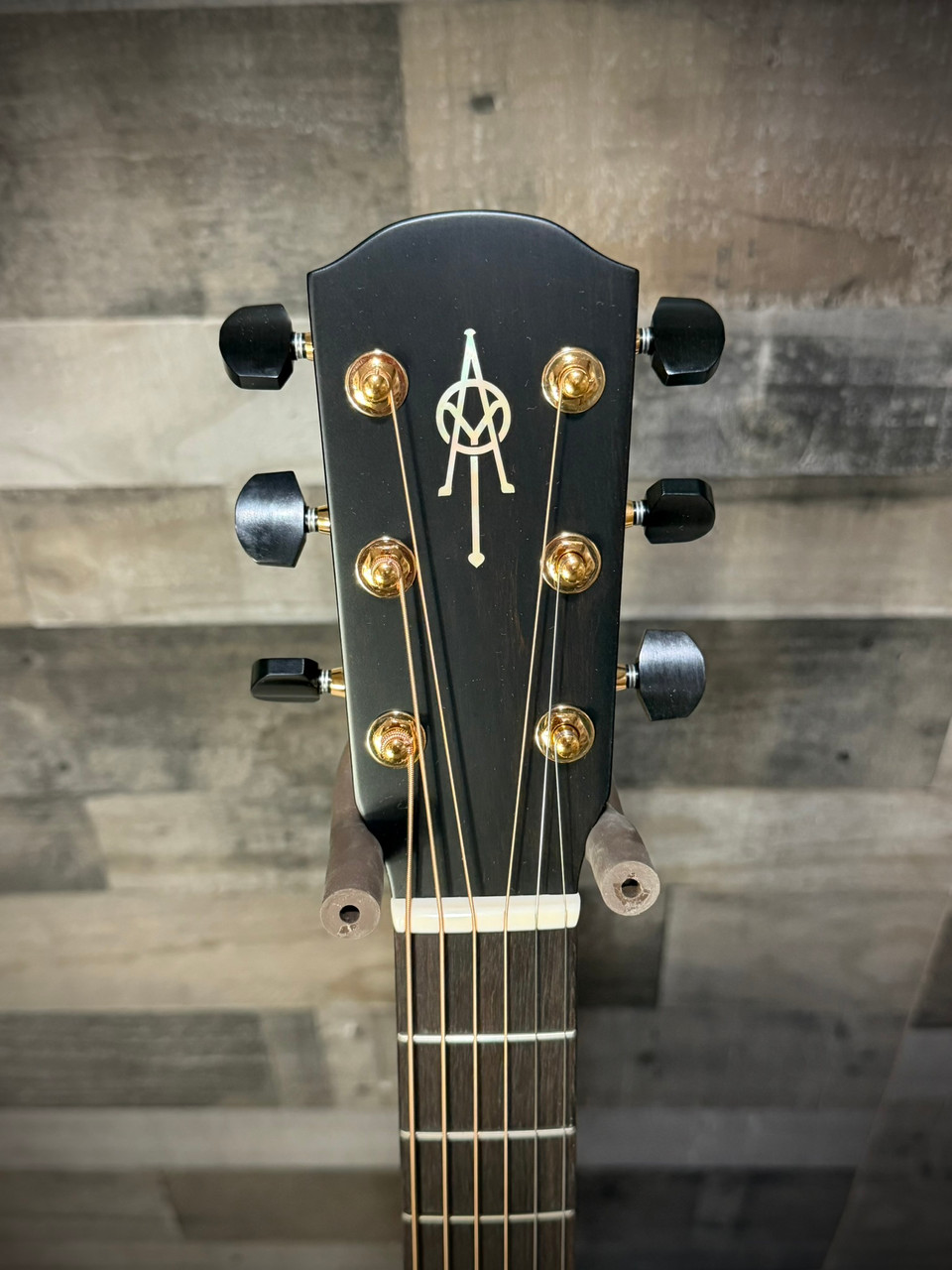 Alvarez Yairi Masterworks Honduran OM Acoustic Guitar (FYM66HD) | Musician Madness