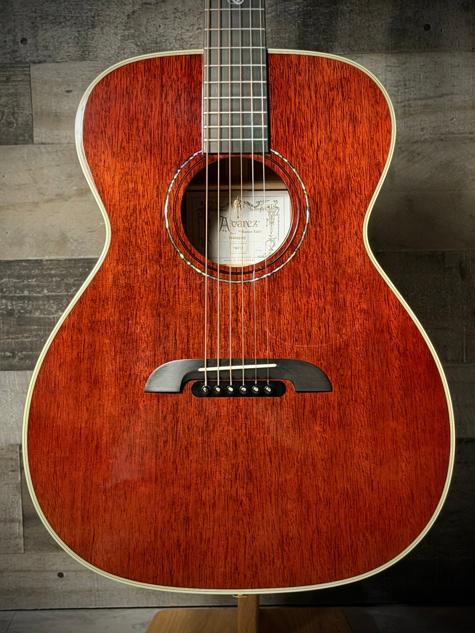 Alvarez Yairi Masterworks Honduran OM Acoustic Guitar (FYM66HD) | Musician Madness