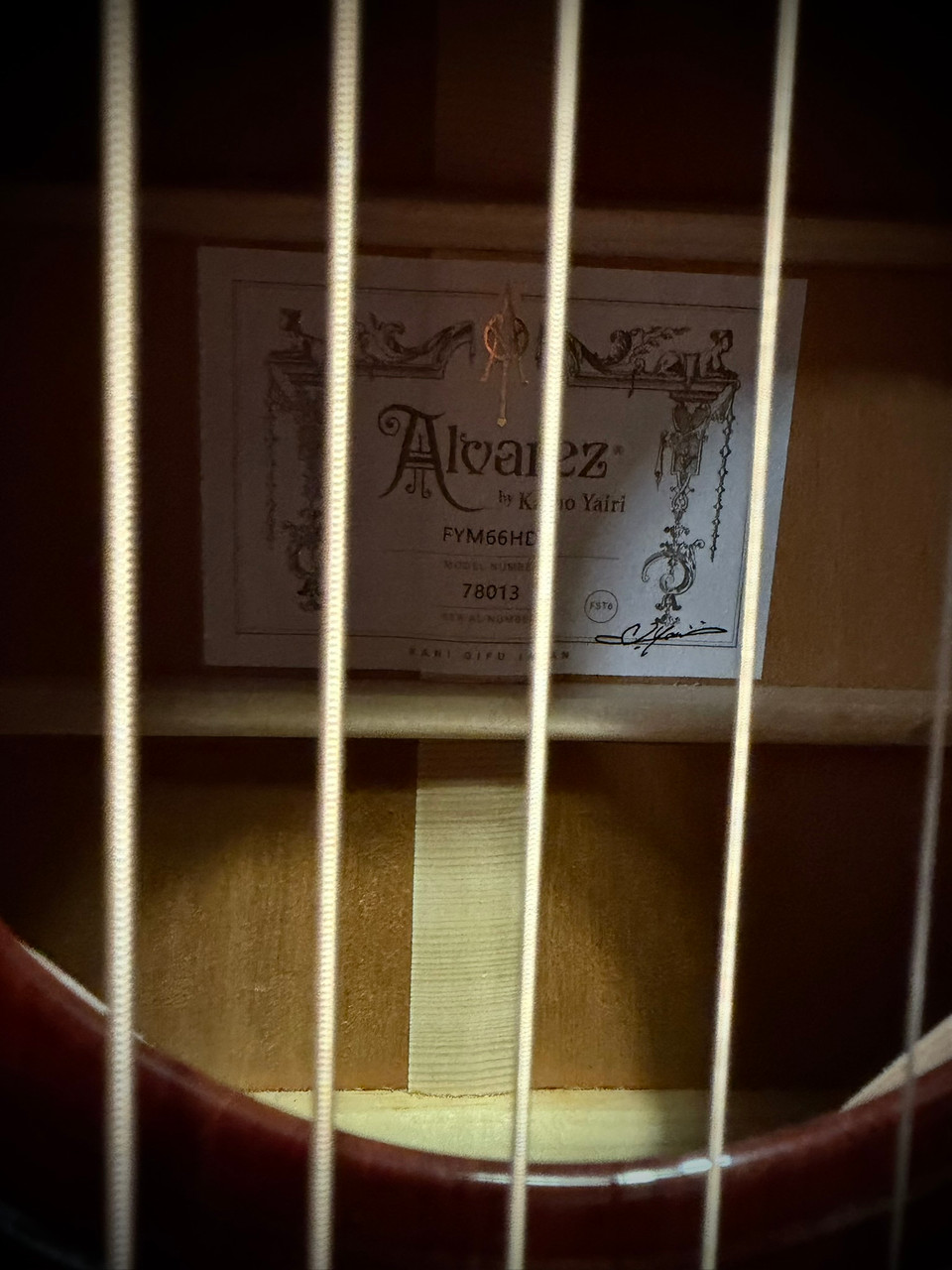 Alvarez FYM66HD Yairi Masterworks Honduran OM Acoustic Guitar