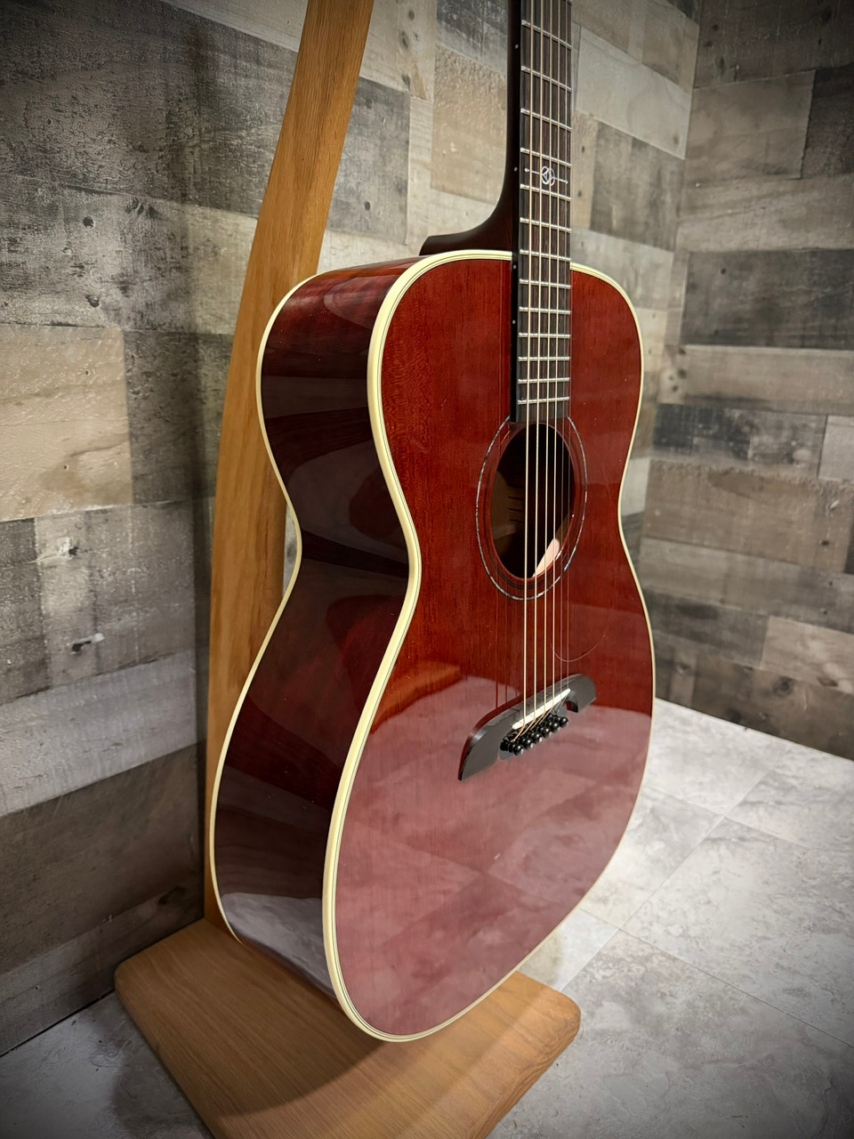 Alvarez FYM66HD Yairi Masterworks Honduran OM Acoustic Guitar