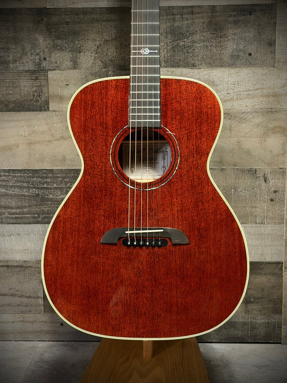 Alvarez FYM66HD Yairi Masterworks Honduran OM Acoustic Guitar