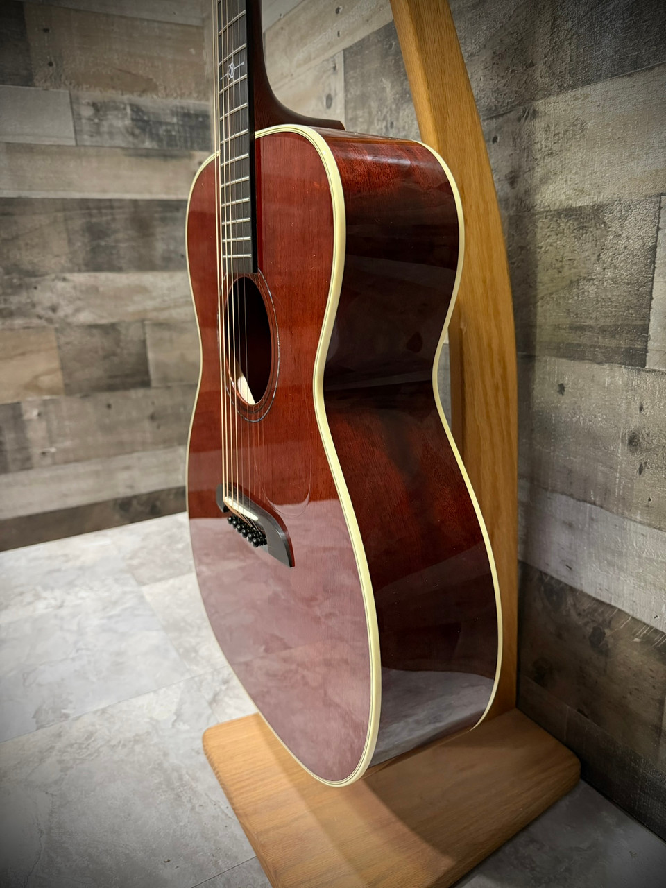 Alvarez FYM66HD Yairi Masterworks Honduran OM Acoustic Guitar