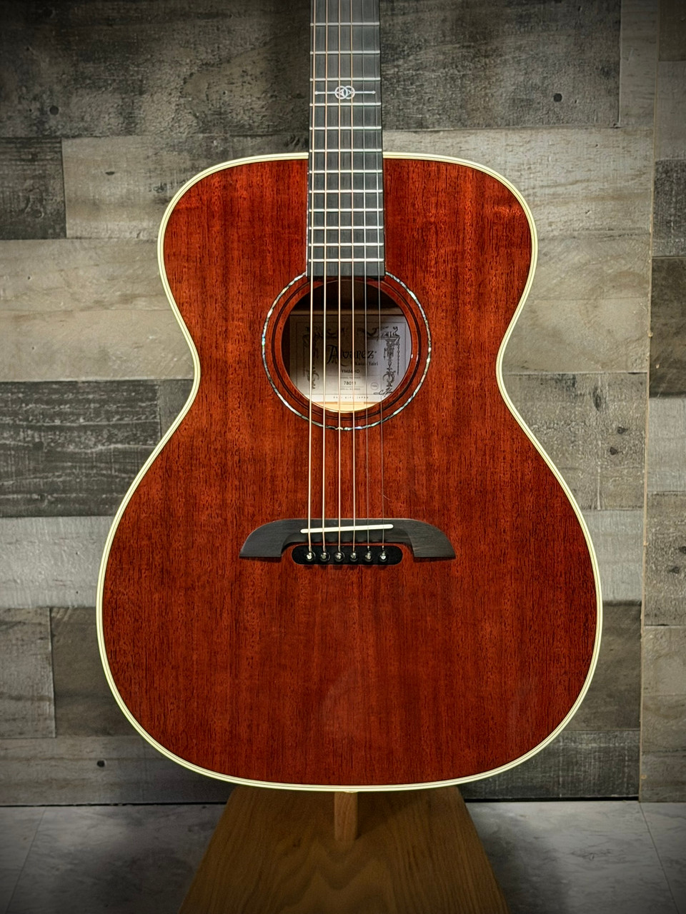 Alvarez FYM66HD Yairi Masterworks Honduran OM Acoustic Guitar (FYM66HD_6) | Musician Madness