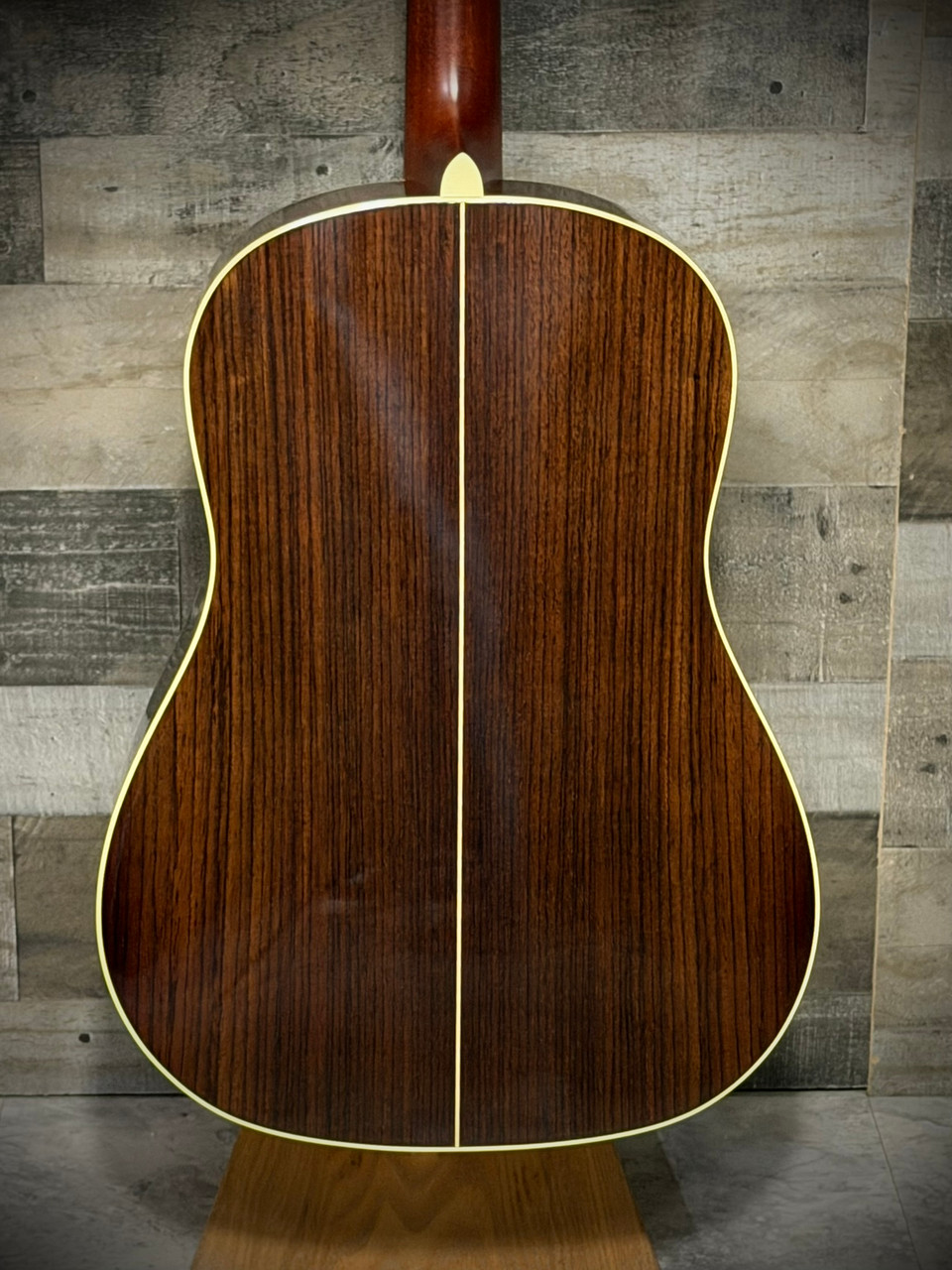 Alvarez Yairi Masterworks DYMR70 Sunburst 12th-Fret Slope Shoulder Dreadnought 