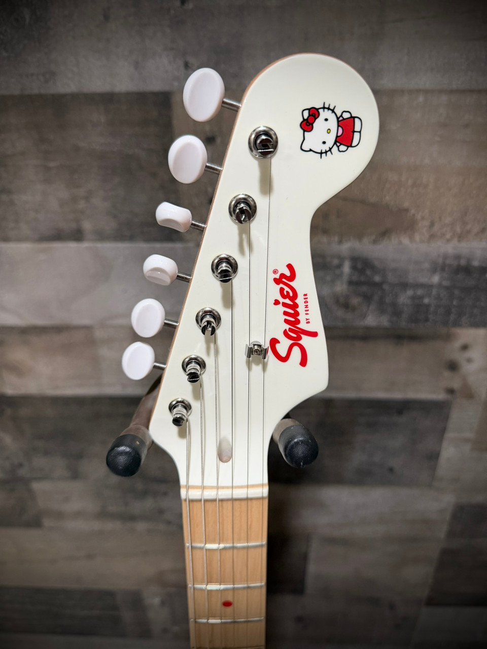 Fender Squier x Hello Kitty Stratocaster Electric Guitar - White