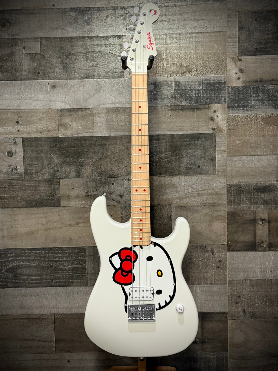 Fender Squier x Hello Kitty Stratocaster Electric Guitar - White