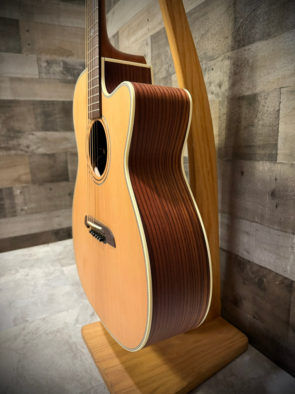 Alvarez Yairi Stage Weir Model Model Cedar Rosewood AE w/ Cutaway (WY1)
